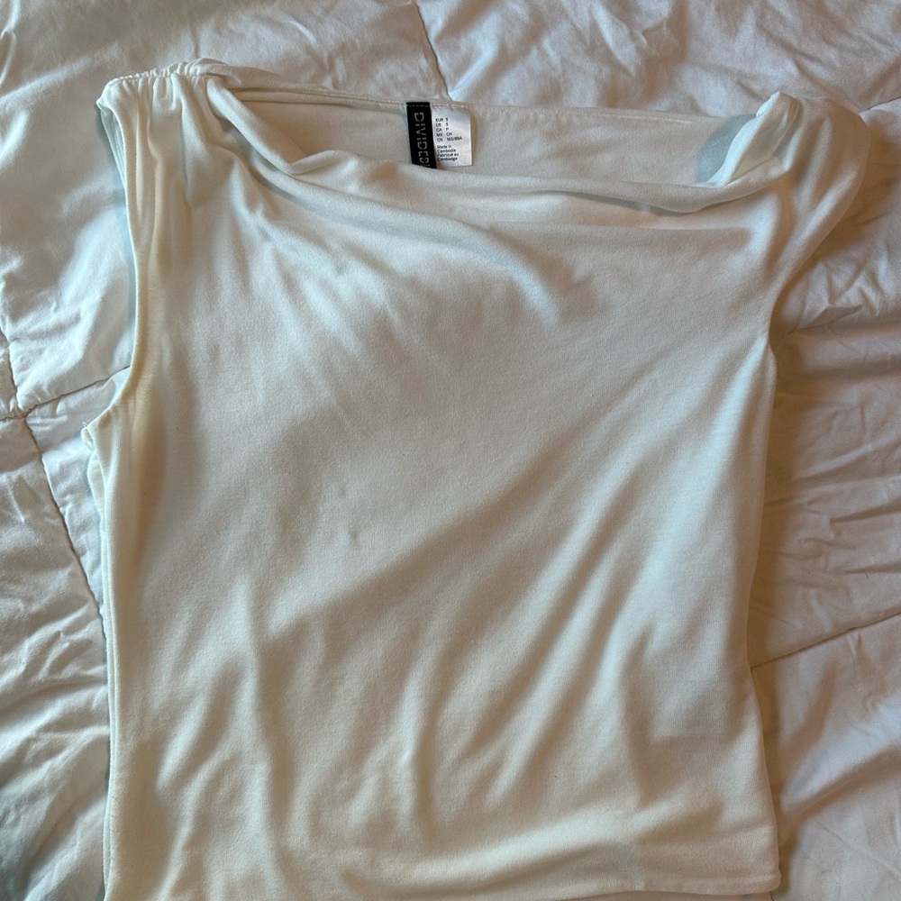 H&M asymmetrical sleeve top